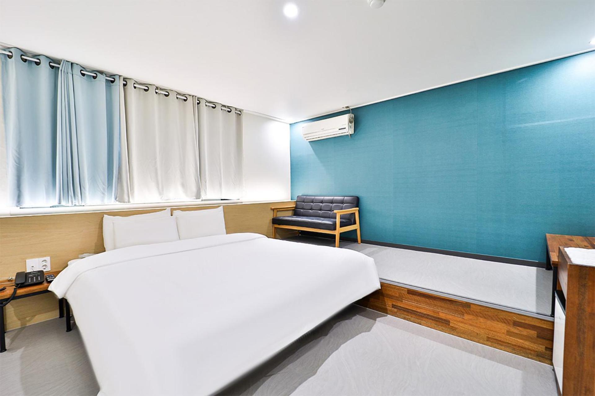 Calm Rest Hotel Busan Sasang Eksteriør billede